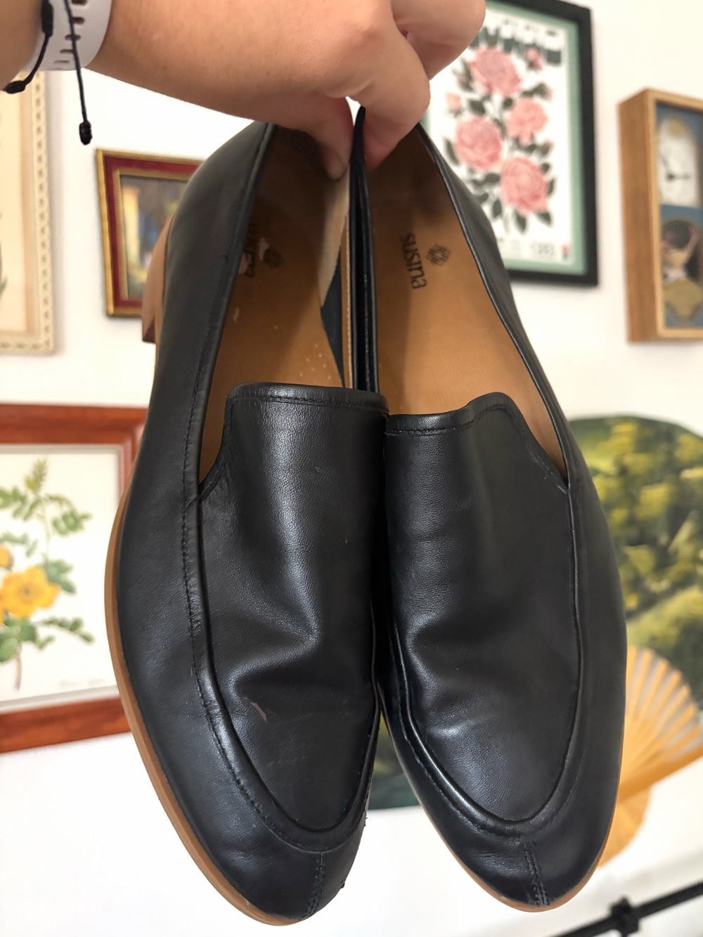 Classic Black Leather Slip-On Loafers Almond Toe Lightly Padded w Low Heel 10M